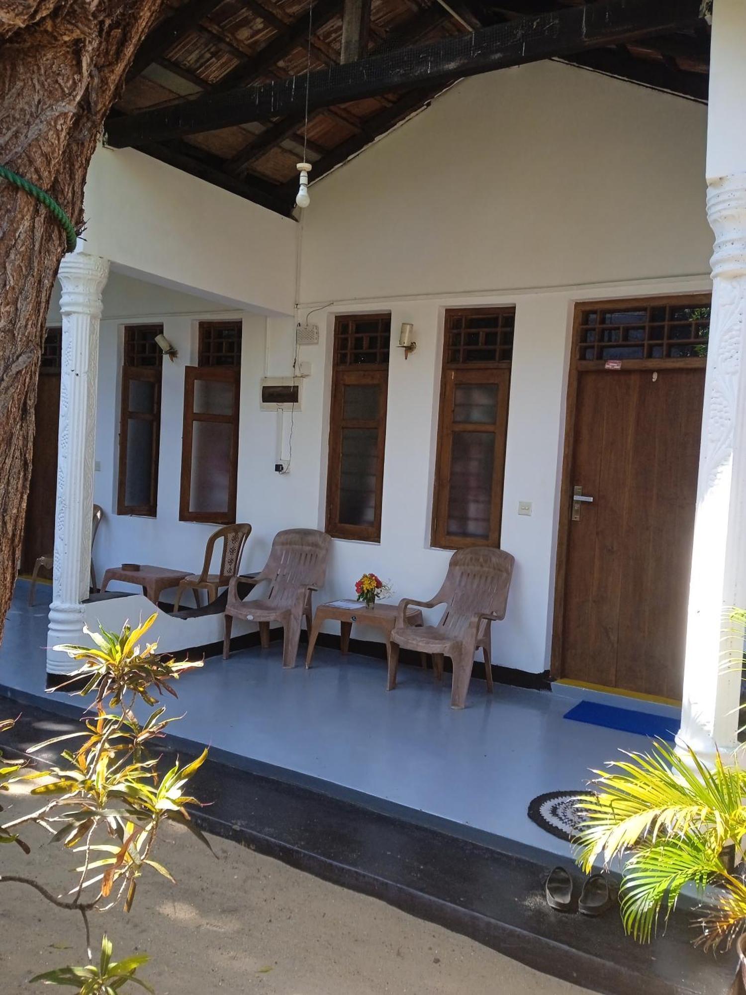 Aaliya Bay Hotel Arugam Bay Eksteriør billede